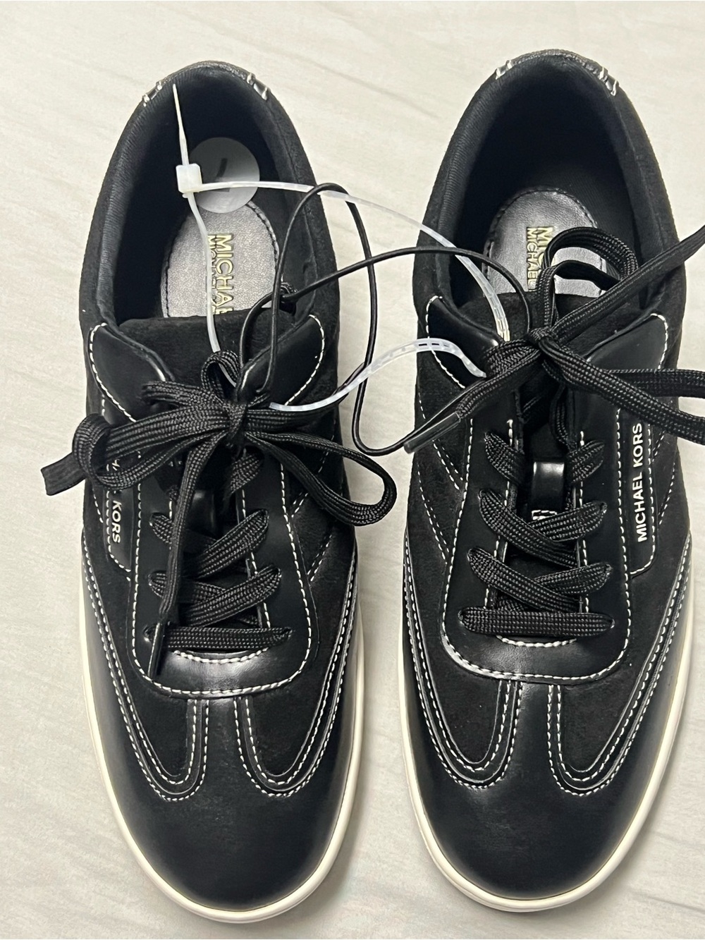 Michael Kors
Women's Black
Designer Fashion
Sneakers